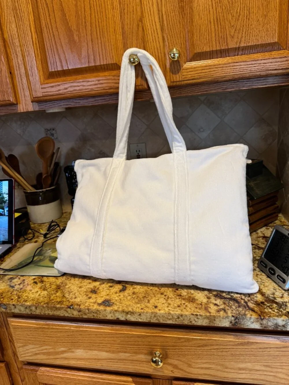 Oceania Cruises Terry Cloth Tote Bag with 2 Large Towels White New